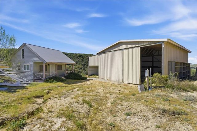 42135 San Francisquito Canyon Rd, Lake Hughes, CA 93532
