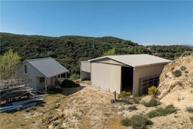 42135 San Francisquito Canyon Rd, Lake Hughes, CA 93532