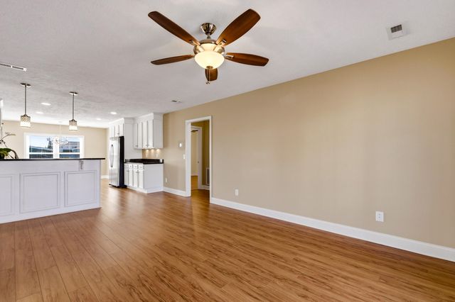 317 52nd Ave. N, North Myrtle Beach, SC 29582