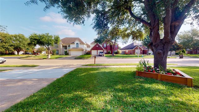 15319 Cobblestone Point Court, Sugar Land, TX 77498