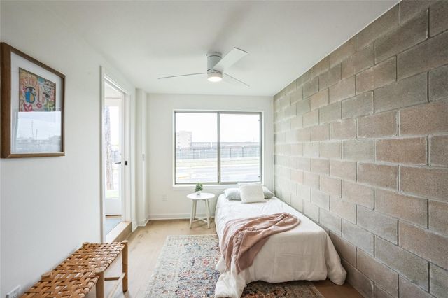 700 Denson DR 1101, Austin, TX 78752