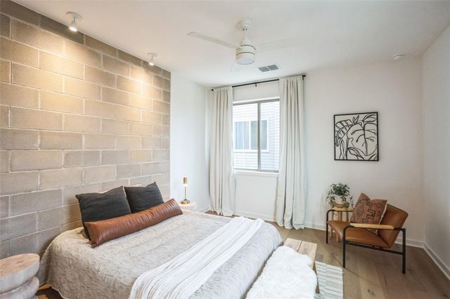 700 Denson DR 1101, Austin, TX 78752
