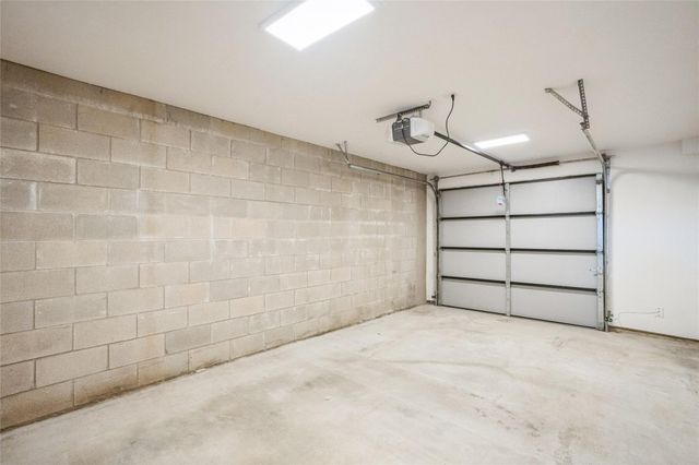 700 Denson DR 1101, Austin, TX 78752