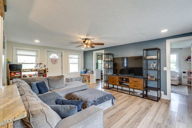 13042 Portage Street, Doylestown, OH 44230