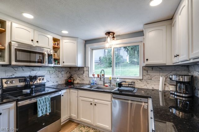13042 Portage Street, Doylestown, OH 44230