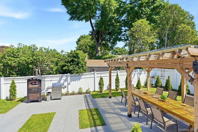 2 Lambert Road, White Plains, NY 10605