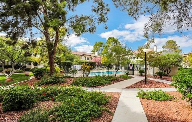 1333 Cinder Rock Drive 202, Las Vegas, NV 89128