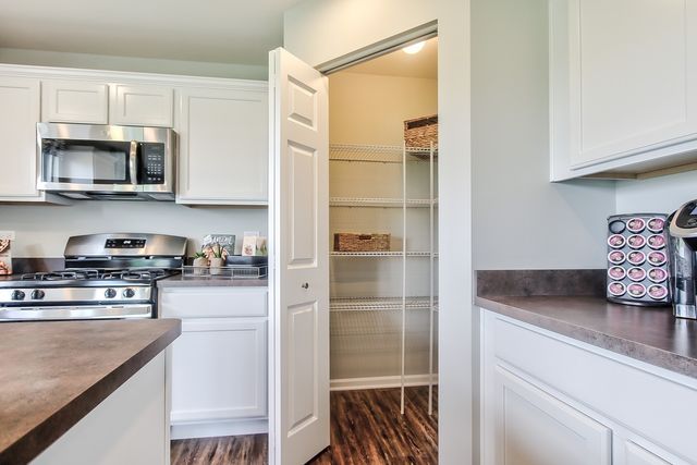 1646 Patterson Avenue, North Aurora, IL 60542