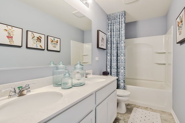 1646 Patterson Avenue, North Aurora, IL 60542