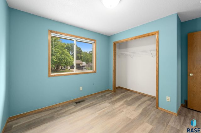 5705 S Southwind Ave Avenue, Sioux Falls, SD 57106