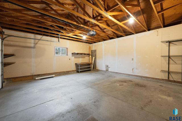 5705 S Southwind Ave Avenue, Sioux Falls, SD 57106