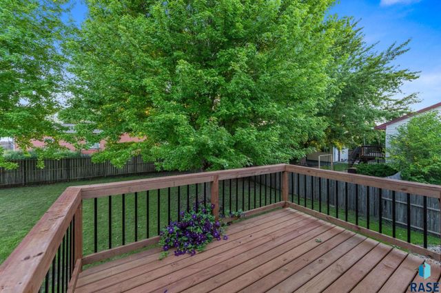 5705 S Southwind Ave Avenue, Sioux Falls, SD 57106