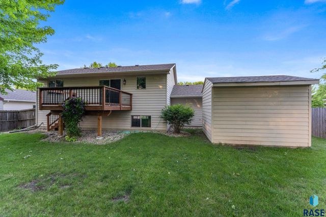 5705 S Southwind Ave Avenue, Sioux Falls, SD 57106