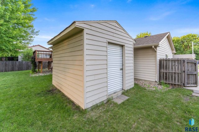 5705 S Southwind Ave Avenue, Sioux Falls, SD 57106
