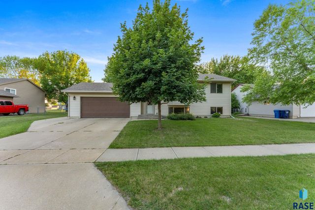 5705 S Southwind Ave Avenue, Sioux Falls, SD 57106