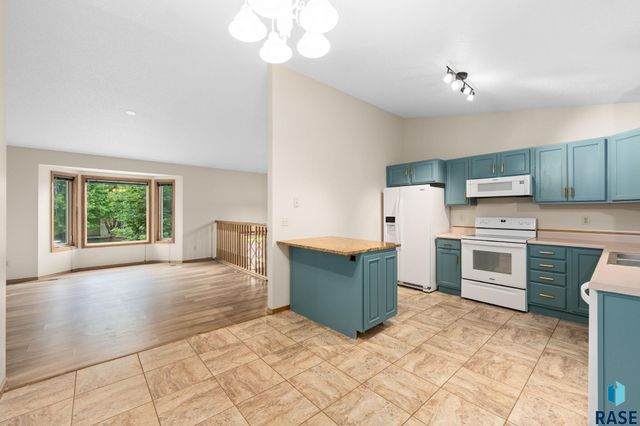 5705 S Southwind Ave Avenue, Sioux Falls, SD 57106