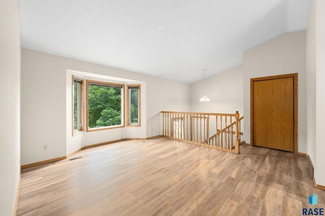 5705 S Southwind Ave Avenue, Sioux Falls, SD 57106