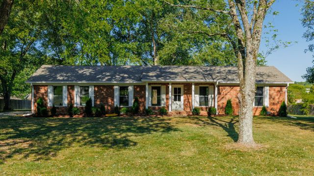 548 Hillside Ln, Gallatin, TN 37066