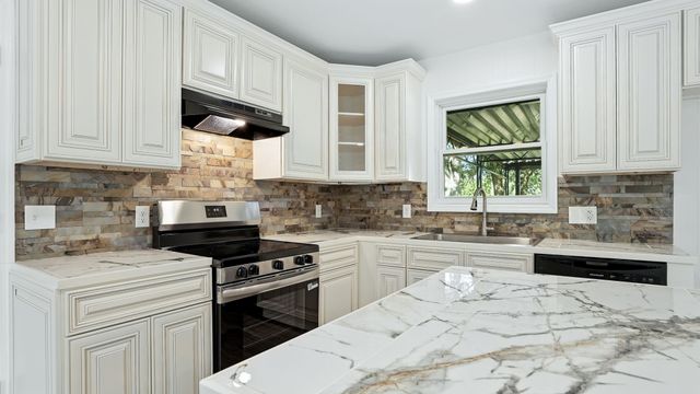 548 Hillside Ln, Gallatin, TN 37066