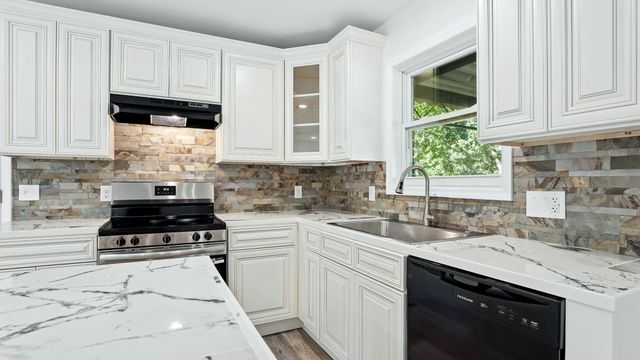 548 Hillside Ln, Gallatin, TN 37066