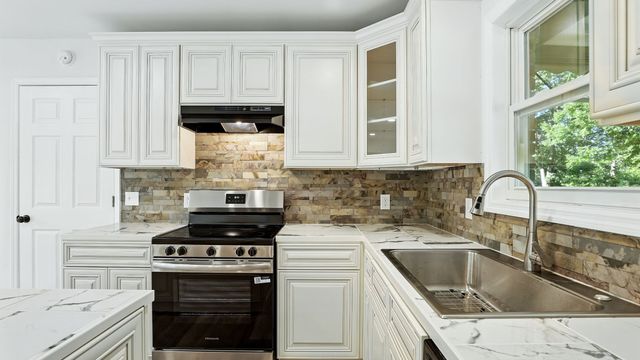 548 Hillside Ln, Gallatin, TN 37066