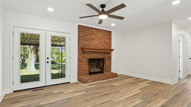 548 Hillside Ln, Gallatin, TN 37066