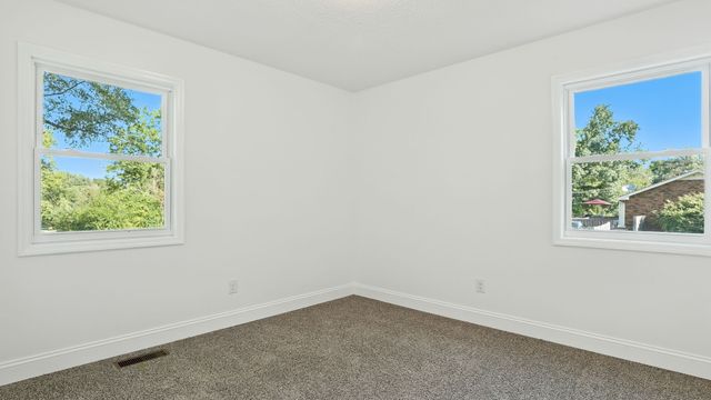 548 Hillside Ln, Gallatin, TN 37066