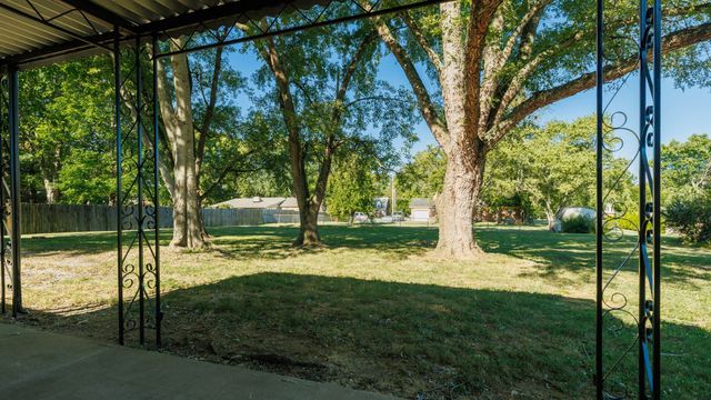 548 Hillside Ln, Gallatin, TN 37066