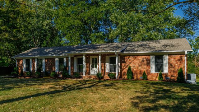 548 Hillside Ln, Gallatin, TN 37066