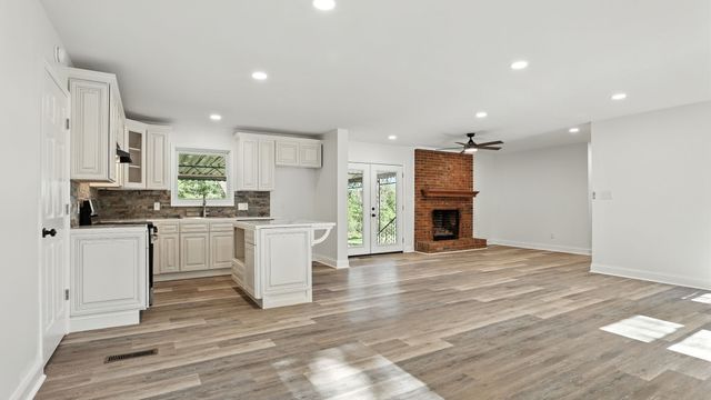 548 Hillside Ln, Gallatin, TN 37066