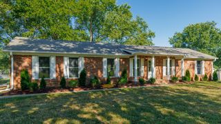 548 Hillside Ln, Gallatin, TN 37066