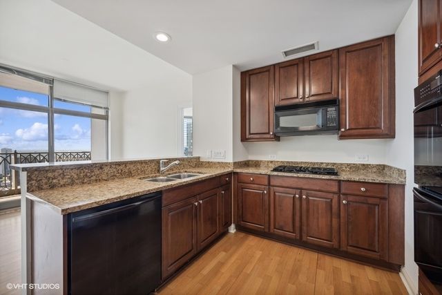 21 E Huron Street 3801, Chicago, IL 60611