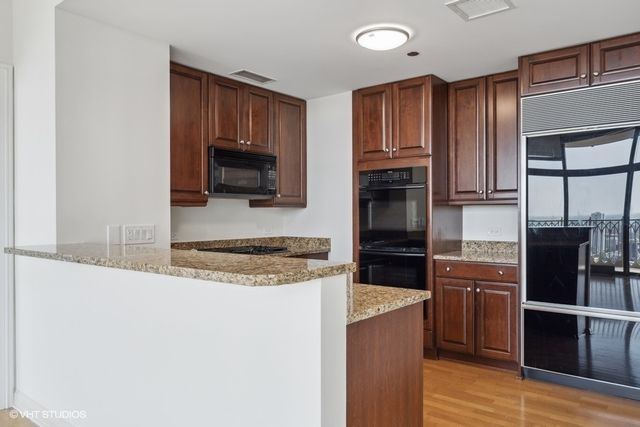 21 E Huron Street 3801, Chicago, IL 60611