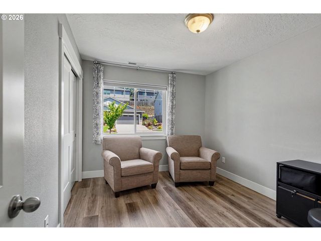 5721 SPRINGWOOD Ave, Salem, OR 97306
