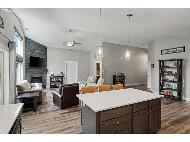5721 SPRINGWOOD Ave, Salem, OR 97306