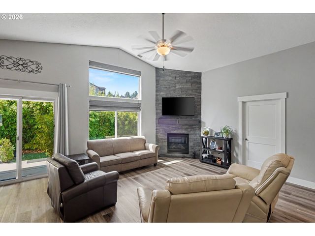 5721 SPRINGWOOD Ave, Salem, OR 97306