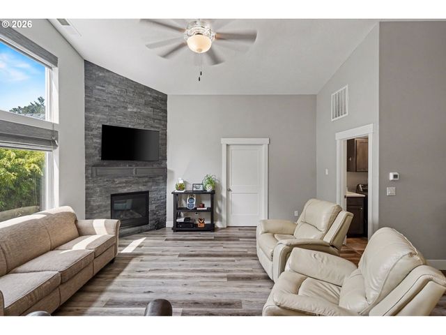 5721 SPRINGWOOD Ave, Salem, OR 97306