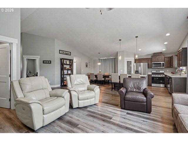 5721 SPRINGWOOD Ave, Salem, OR 97306