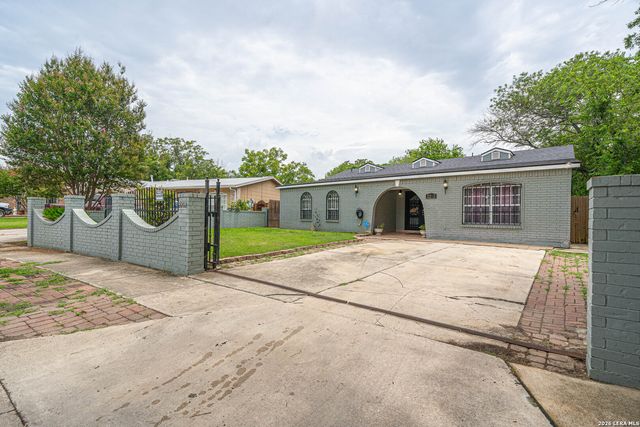 2202 LAKE LOUISE DR, San Antonio, TX 78228