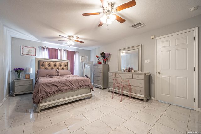 2202 LAKE LOUISE DR, San Antonio, TX 78228