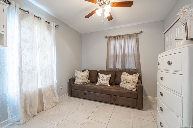 2202 LAKE LOUISE DR, San Antonio, TX 78228