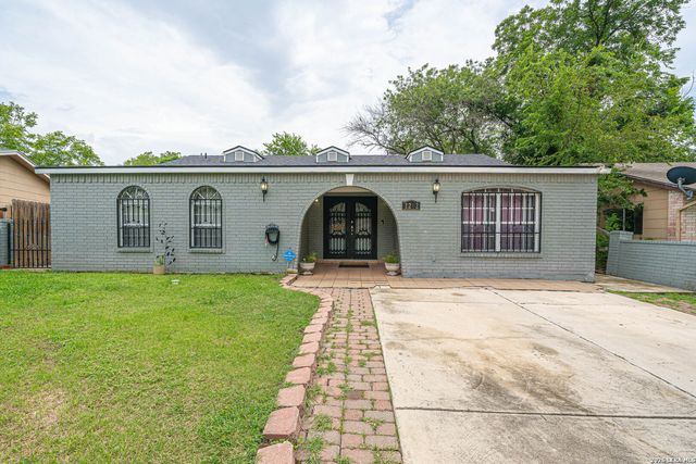2202 LAKE LOUISE DR, San Antonio, TX 78228