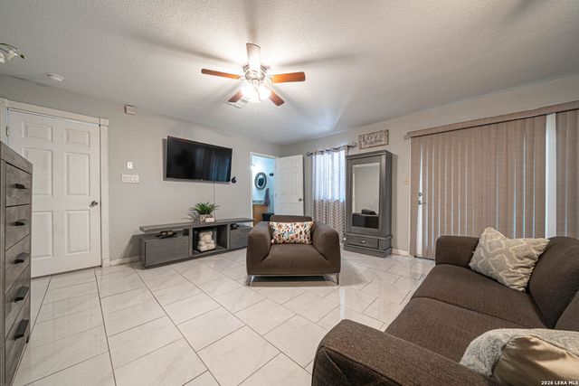 2202 LAKE LOUISE DR, San Antonio, TX 78228