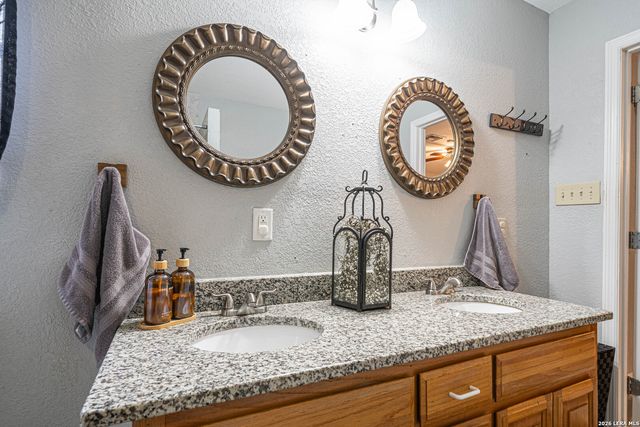 2202 LAKE LOUISE DR, San Antonio, TX 78228