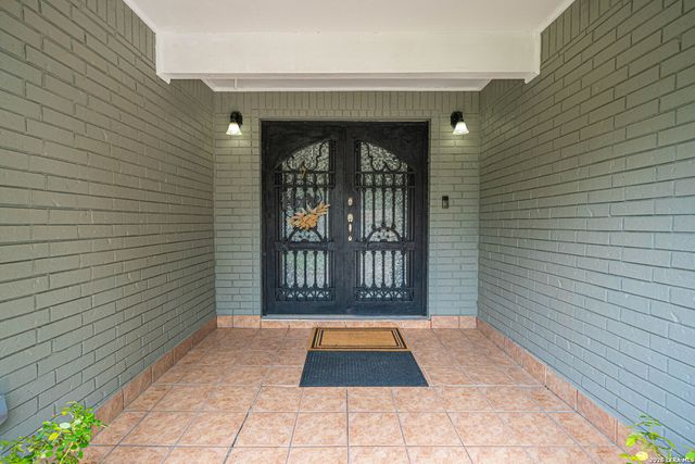 2202 LAKE LOUISE DR, San Antonio, TX 78228