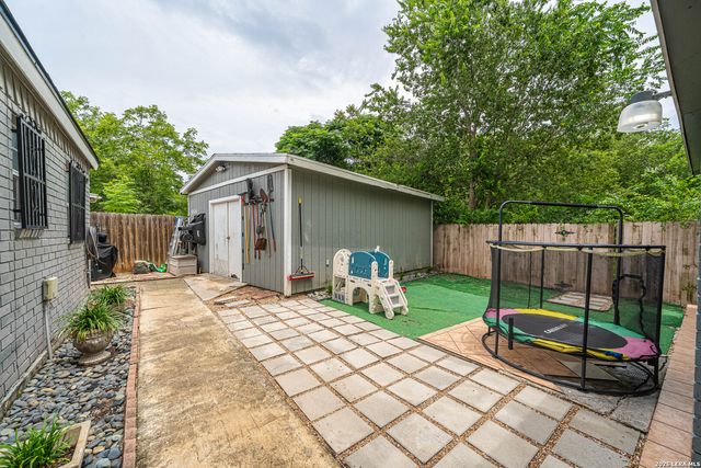2202 LAKE LOUISE DR, San Antonio, TX 78228