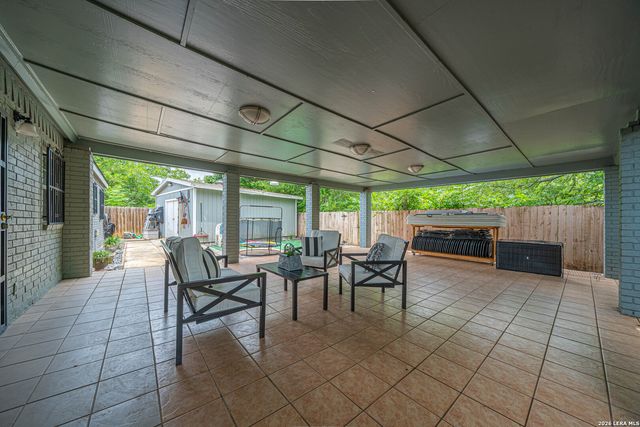 2202 LAKE LOUISE DR, San Antonio, TX 78228
