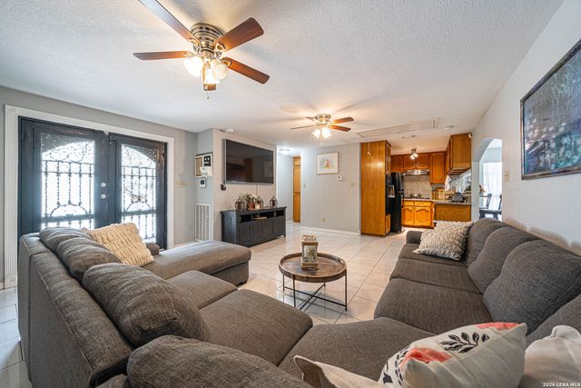 2202 LAKE LOUISE DR, San Antonio, TX 78228