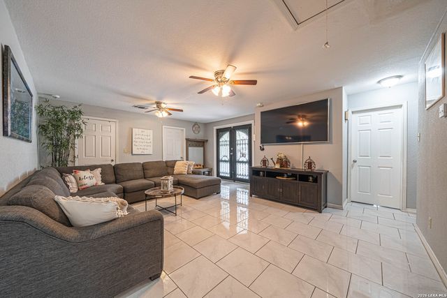 2202 LAKE LOUISE DR, San Antonio, TX 78228