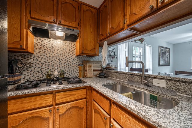 2202 LAKE LOUISE DR, San Antonio, TX 78228